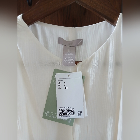 New H&M Cream Pleated Maxi Dress Flutter Sleeve Smocked Waist EcoVero Size S NWT - Picture 10 of 15